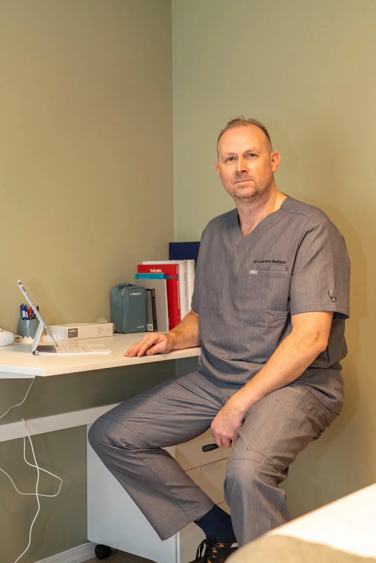 Dr. Reitsma Spesialist i generell- og bryst/endokrin kirurgi